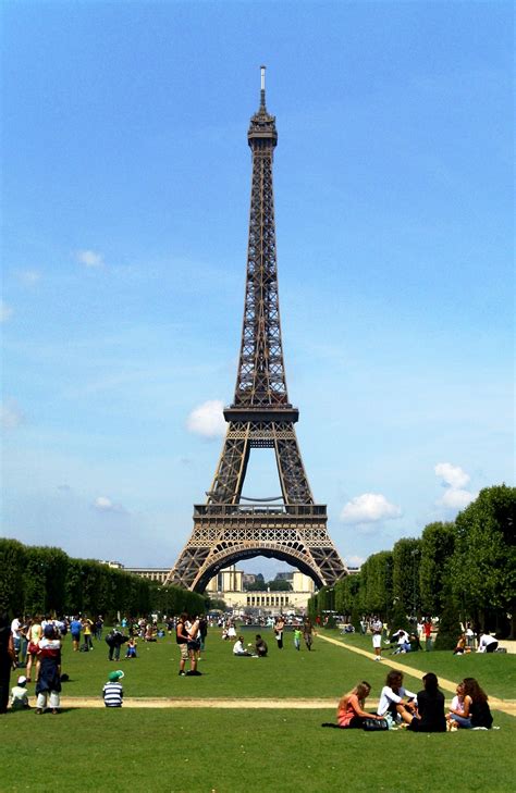 File Eiffel Tower Paris 01
