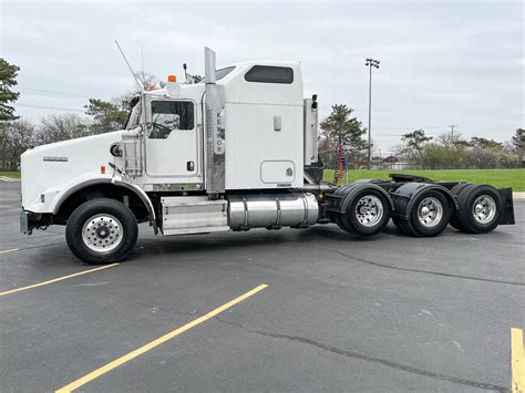 Used 2009 Kenworth T800 Aerodyne Sleeper Cummins Isx Tri Axle 550