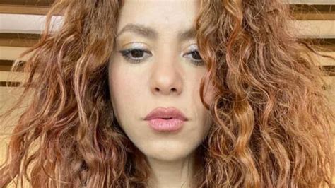 Shakira Presume Coleta Efecto Lifting Que Rejuvenece La Piel Y Elimina