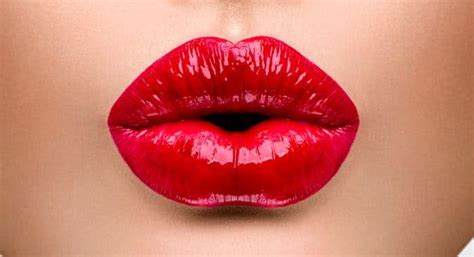 5 Tried And Tested Ways To Get Juicy Plump Lips