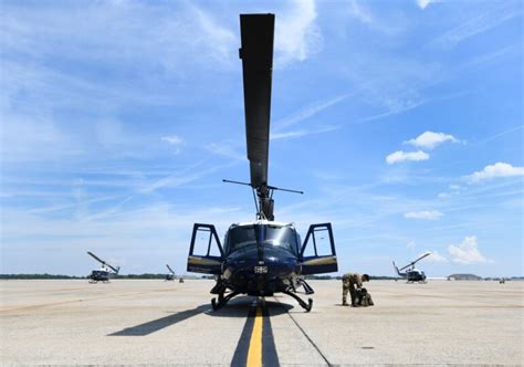 Nu este pentru prima dată când un elicopter militar american este nevoit să aterizeze de urgență în românia. Un elicopter militar american a fost ciuruit de gloanțe ...
