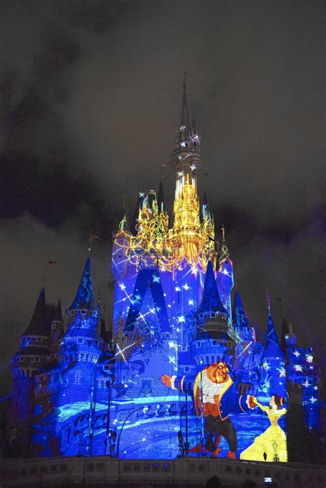 Disneys Once Upon A Time Castle Show Doesnt Disappoint Orlando