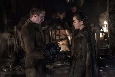 Game Of Thrones Season 8 Spoilers Arya Stark Might Betray Jon Snow For Gendry