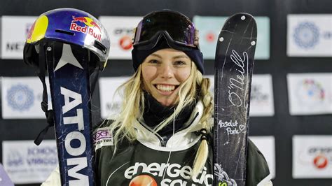 La Skieuse Lisa Zimmermann Se Dévoile Nue Sur Une Slackline