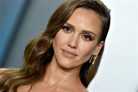 Jessica Albas Derm Recommends Ingredients For 30 Somethings