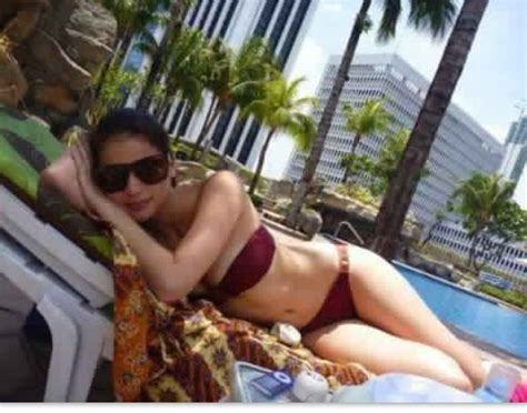 Anne Curtis Anne Curtis Sunbathing On Bikini