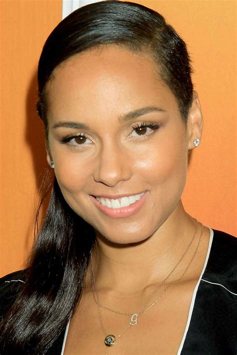 Alicia Keys Hottest Bikini Pictures - One of Sexiest Actress Of All Time