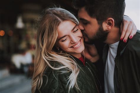 Heres When To Say I Love You According To Relationship Experts