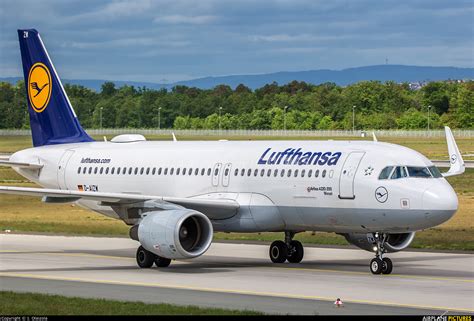 D Aizw Lufthansa Airbus A320 At Frankfurt Photo Id 1072011