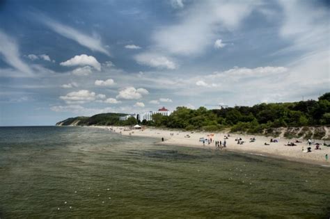 Jun 08, 2021 · skontrolowali pracę przeszło stu cudzoziemców zatrudnienie 111 cudzoziemców zweryfikowali funkcjonariusze z morskiego oddziału straży granicznej, którzy 28 maja w czterech firmach zakończyli kontrolę legalności zatrudnienia. Międzyzdroje. Morze wyrzuciło na brzeg zwłoki ...