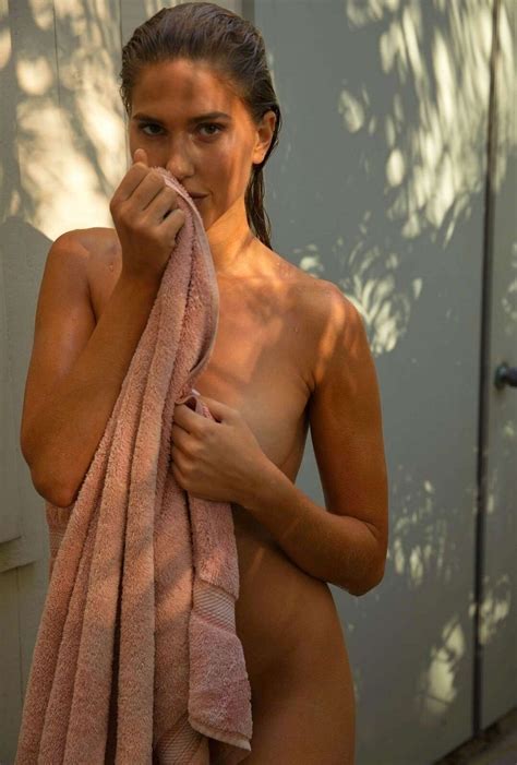 Kara Del Toro Goes Topless In Early 2020 14 Photos The Fappening