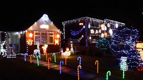 Neighbours Battle For Best Christmas Lights Display Youtube