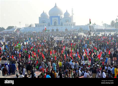 large numbers of activists of peoples party ppp are gathering to mark 10th death anniversary