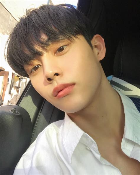 Instagram Post By 이종현 Jonghyun Lee Mar 16 2018 At 513am Utc Cute