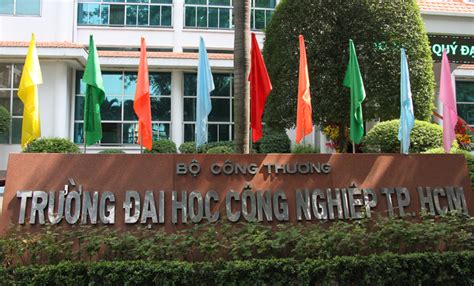 Hai thí sinh có số điểm cao nhất là chung huê huân, ngành công nghệ sinh học, tổ hợp b00 29,30 điểm và lê văn hoàng phi, chương trình tiên tiến khoa học máy tính, tổ hợp. Điểm chuẩn các ngành trường Đại Học Công Nghiệp TPHCM mới ...