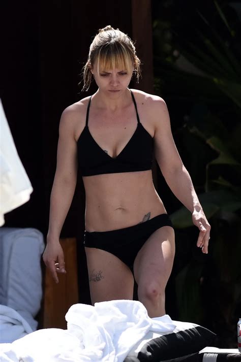 Christina Ricci Shows Off Her Hot Bikini Body Poolside Porn Pictures Xxx Photos Sex Images