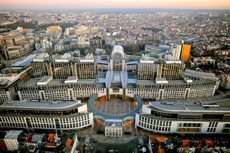 Vue Aérienne Des Bâtiments Du Parlement Européen à Bruxelles 2012