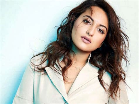 Sonakshi Sinha Admits She Dated A B Town Celeb Without Letting Anyone Know Life And Style