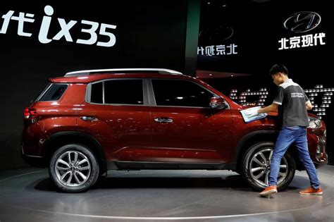 South Korea Carmakers See China Sales Plummet Further Amid Political