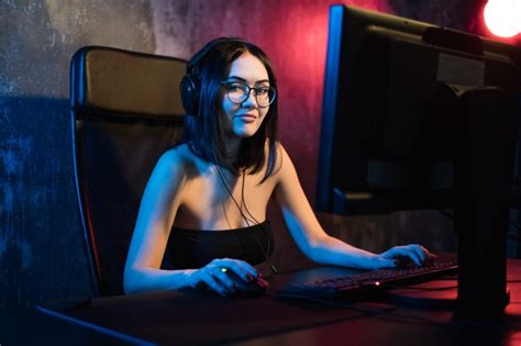 Why Do Guys Have An Obsession With Gamer Girls Here Are 4 Possible