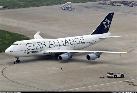 Boeing 747 430m Star Alliance Lufthansa Aviation Photo 0849661