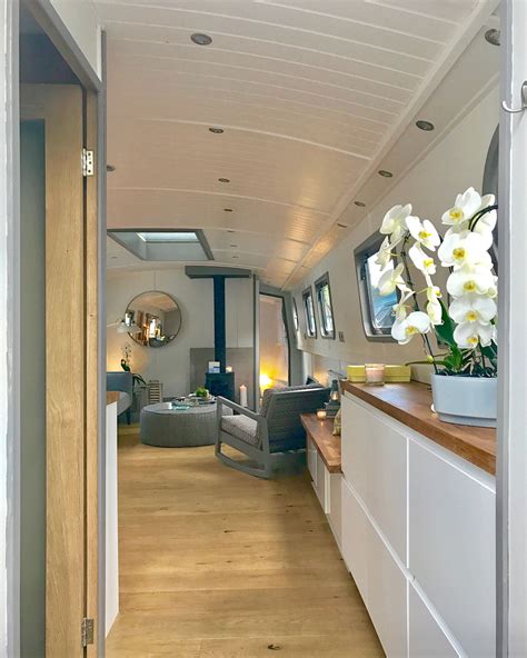 Pin By Becky Thompson On Myinteriors Boat House Interior House Boat