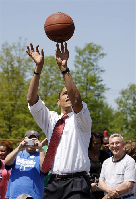 Obama Plays Basketball During Impromptu Stop