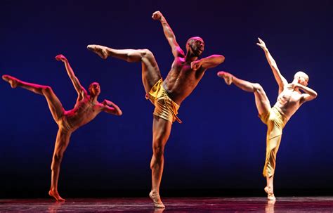 Complexions Contemporary Ballet At Joyce Theater The New York Times