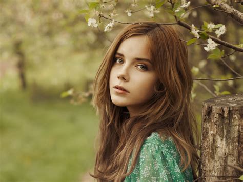 Wallpaper Beautiful Brown Hair Girl In The Forest X Hd Picture