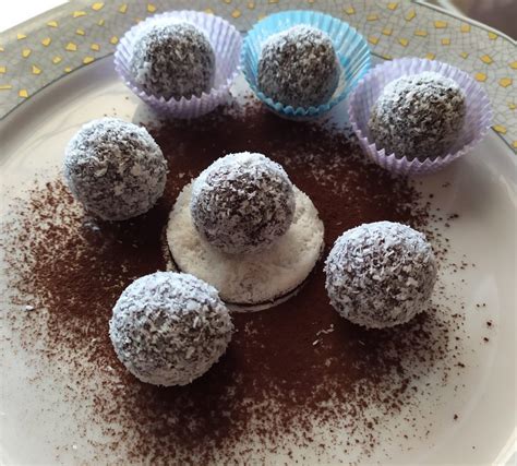 Palline di cacao e cocco. Palline di cacao al cocco - Note di Cucina ♫ - Piccolo dessert