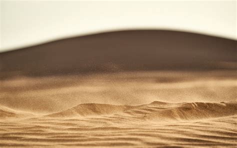 Download Wallpaper 3840x2400 Desert Sand Hill Dust Particles 4k