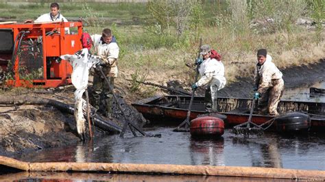 Russia A Country Of Oil Spills Dw