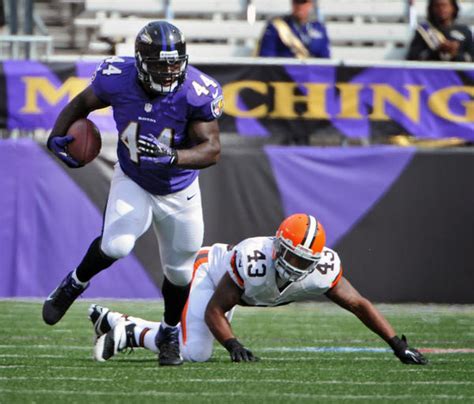 Fullback Vonta Leach Remains Punishing Even As His Role On Baltimore
