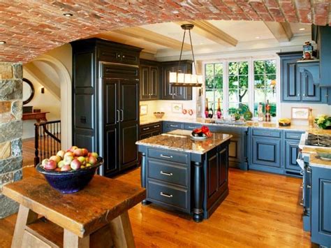 contoh desain dapur biru nuansa natural thegorbalsla