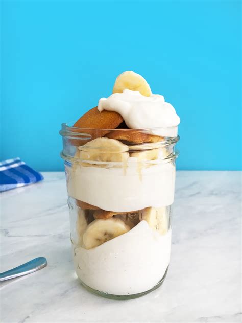 This healthy dessert recipe keeps wonderfully in the refrigerator. Healthier Banana Pudding! / Hey, EEP!