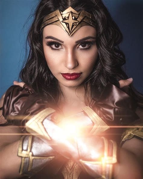 Wonder Woman Cosplay By Juulianalopez 2020 Wonder Woman Cosplay Cosplay Woman Wonder Woman