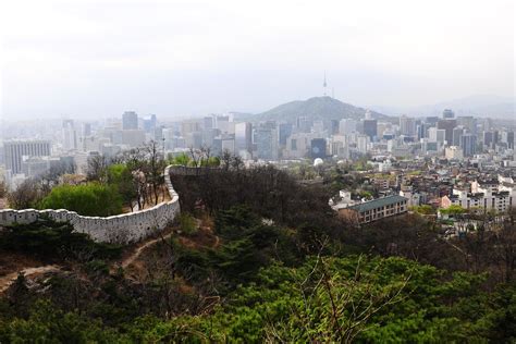 Seoul City Wall At Muak Dong Seoul Korea