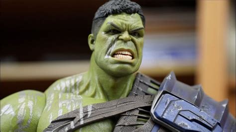 Unboxing Gladiator Hulk Hot Toys Thor Ragnarok Youtube