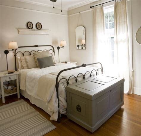 When choosing bedroom furniture, i like to create interest and play with contrasts and balance by mixing up colors, textures, finishes and materials so that the space feels collected and soulful, yet polished, says caitlin murray, founder and ceo of black lacquer design. Cosy Mismatched Bedroom Furniture, Mismatched Bedroom ...