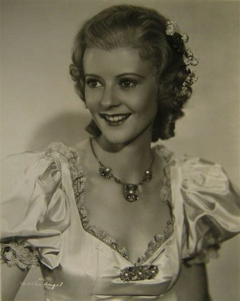 Gorgeous Photos Of British Actress Heather Angel In The 1930s And 40s