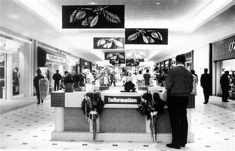 Photo Gallery Richmonds Dead Malls — Cloverleaf 1972 2011