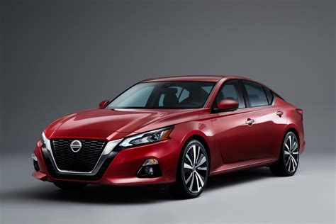 The 2015 nissan altima offers plenty of choices for buyers looking for a smart, affordable midsize sedan. 2019 Nissan Altima Debuts in New York With 2-Liter Turbo ...