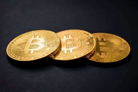 We expect on 2022 a bitcoin rise with a strong capitalization and consequently a concrete. How To Invest In Cryptocurrency - A Complete And Thorough ...