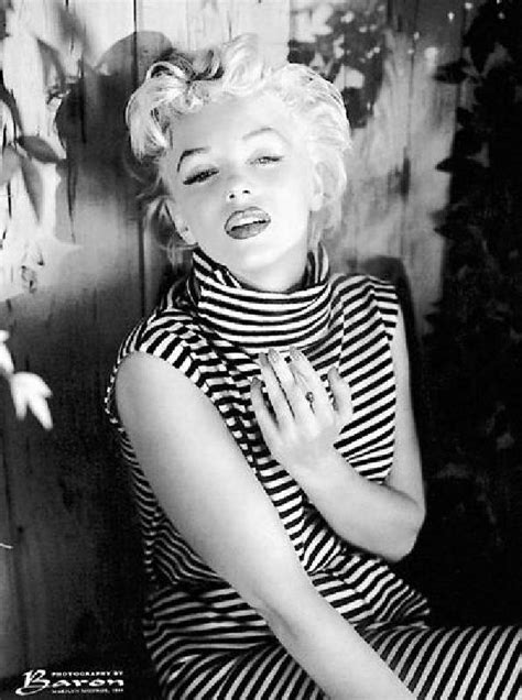 Dessin buste dessin silhouette noir et blanc pochoir. Poster noir et blanc de Photography Collection Marilyn ...