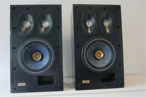 50 Best Vintage Speakers That Give Odds To Modern Systems