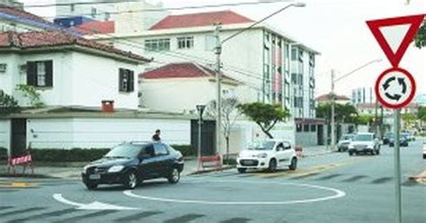 G1 Cet Instala Duas Novas Rotatórias No Bairro Embaré Em Santos Sp Notícias Em Santos E Região