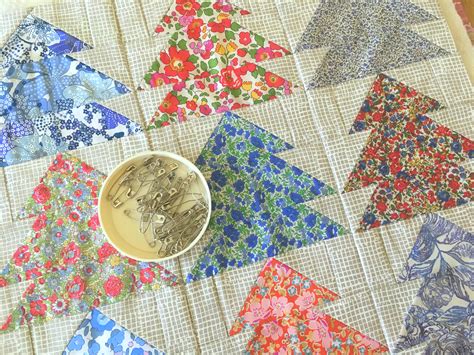 How To Baste A Quilt Pins And Spray Blossom Heart Quilts