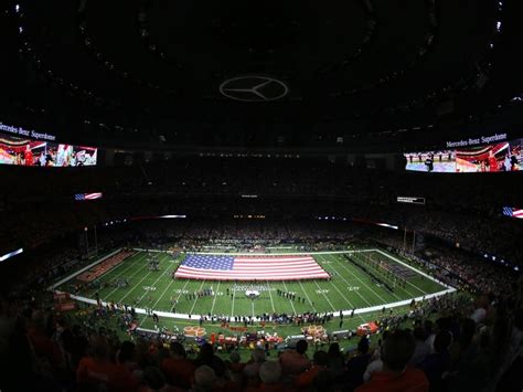 Minnesota Teacher Of The Year Kneels During National Anthem Apple