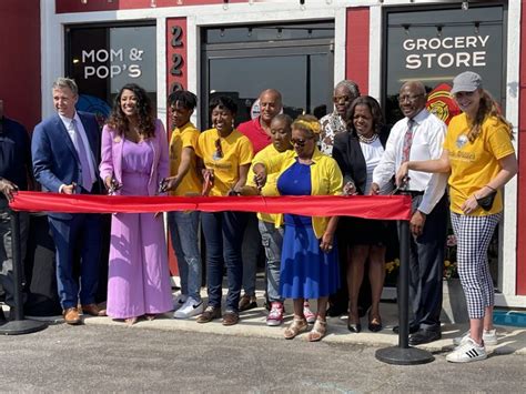 Uncle Willies Grocery Store Grand Opening Whos On The Move