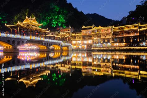 Foto De Chinese Tourist Attraction Destination Feng Huang Ancient